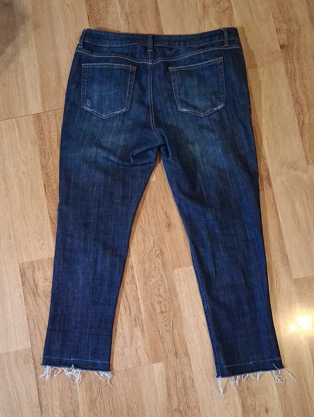 APT. 9 Dark Wash Distressed Women's Jeans